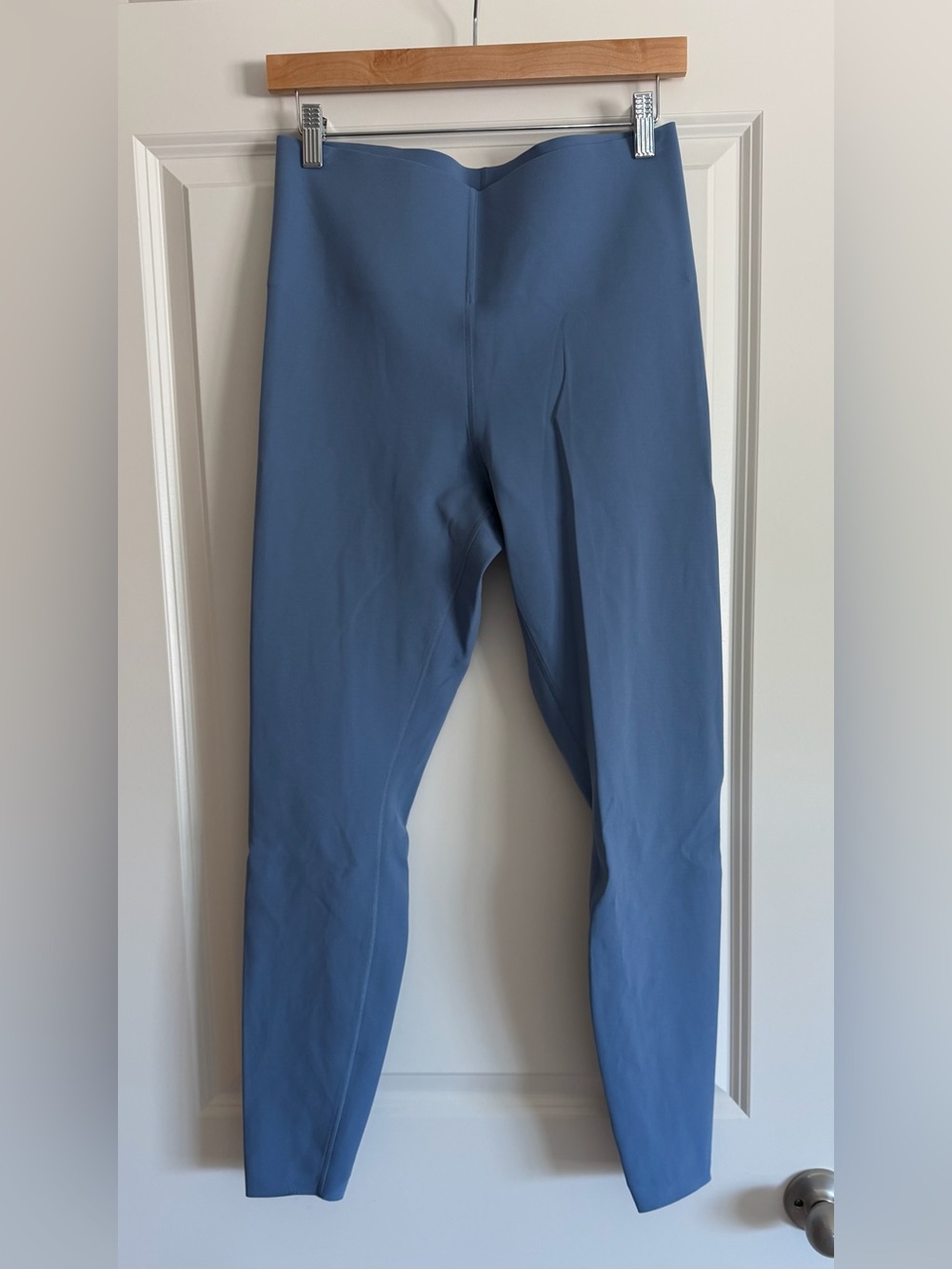Lululemon Glow Up Super-High-Rise Tight 28"
Washed Denim - Picture 8 of 9